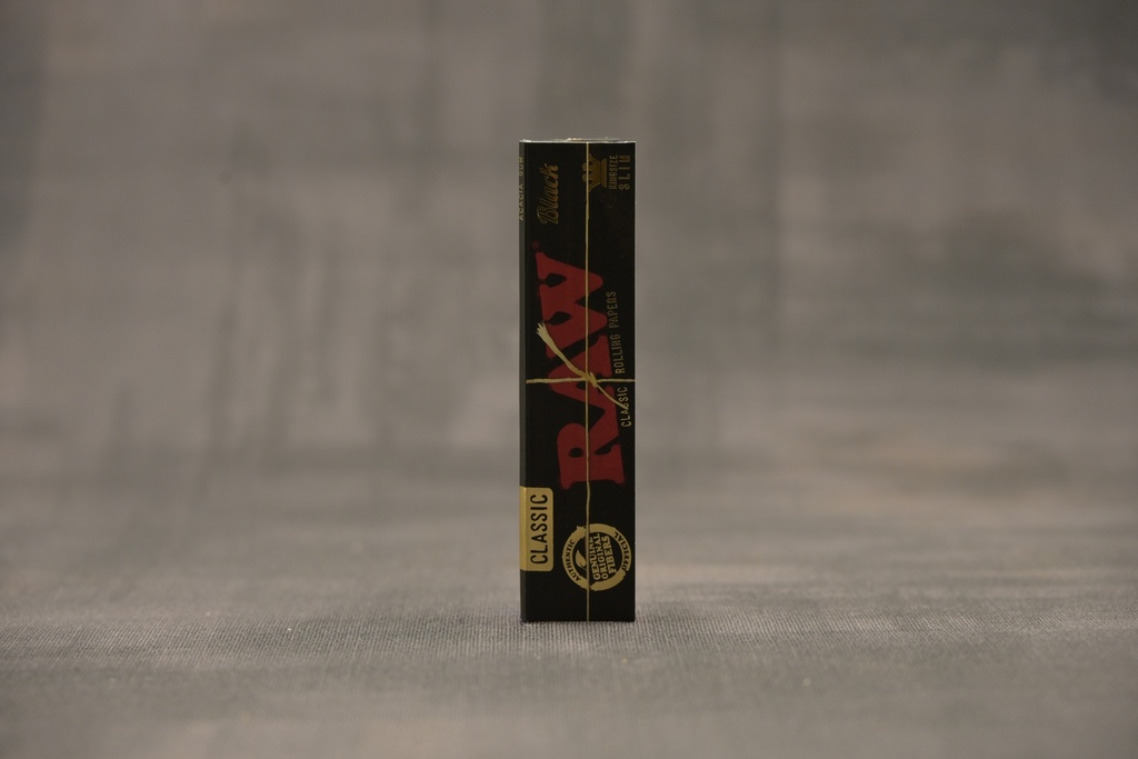 RAW - Black Papers King Size Slim Extra Fine